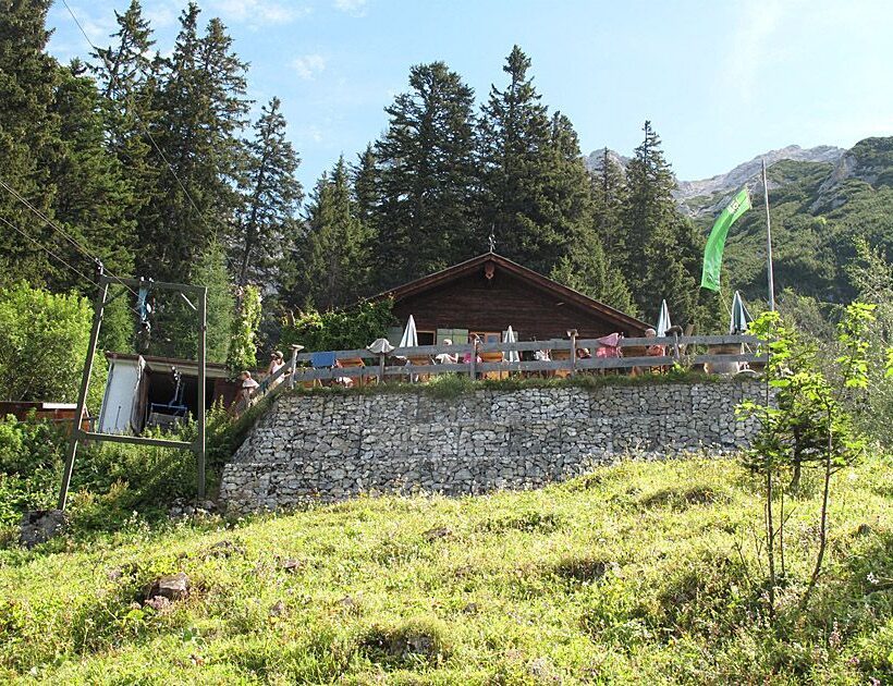 Die Brunnsteihütte im Sommer